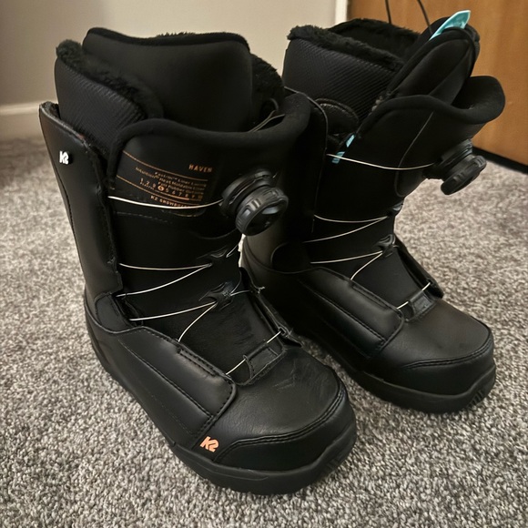 Snowboard Boots - Picture 1 of 3